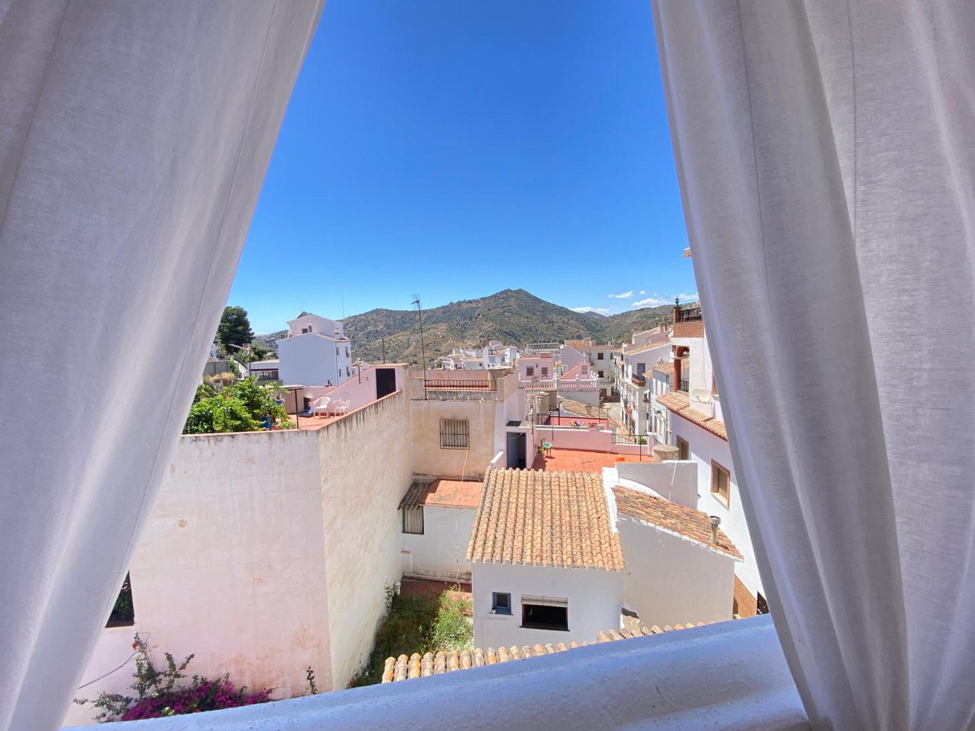 Casa Miguel - 3 Beautiful Apartments Availabe Sayalonga Exteriér fotografie