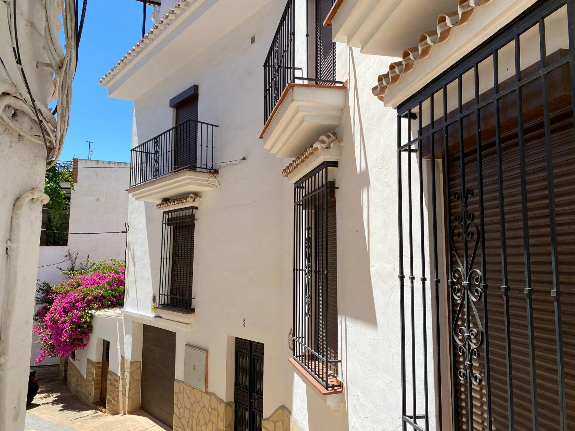 Casa Miguel - 3 Beautiful Apartments Availabe Sayalonga Exteriér fotografie